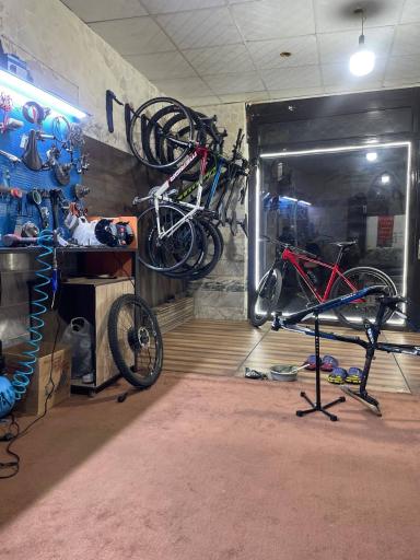 عکس تعمیرگاه تخصصی دوچرخه میرزایی