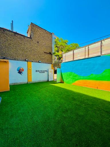 عکس آکادمی زبان های خارجی مهر پویا