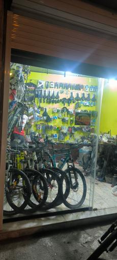 عکس تعمیر و خرید و فروش خانه دوچرخه