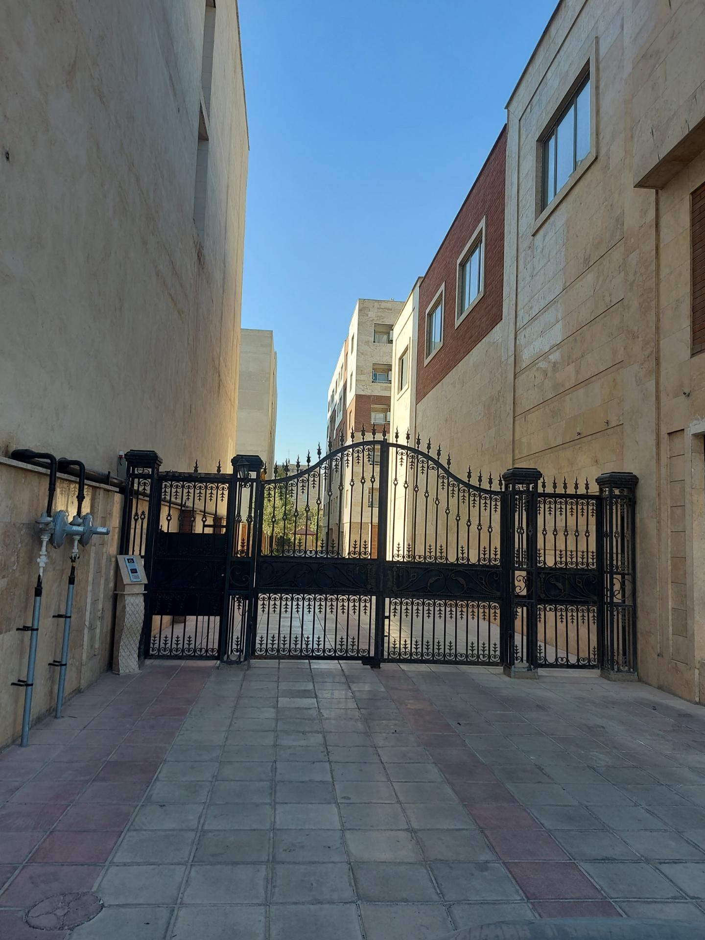 عکس مجتمع مسکونی آریا