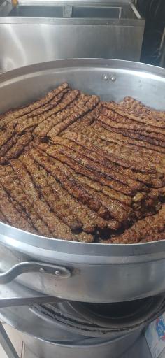 عکس تهیه غذای علی اصغر