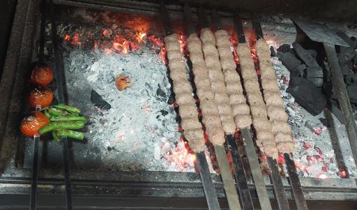 عکس کبابی گلپایگانی ولیعصر 