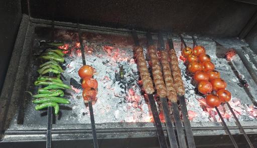 عکس کبابی گلپایگانی ولیعصر 