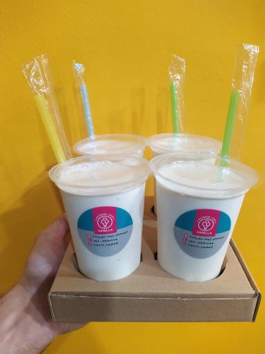 عکس آبمیوه و بستنی وانیل