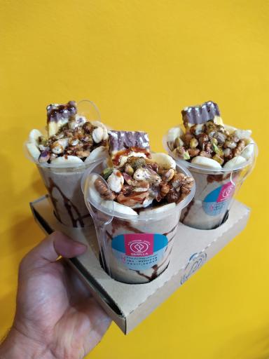 عکس آبمیوه و بستنی وانیل