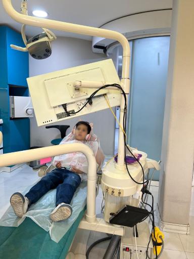 عکس دندانپزشکی دکتر مینا آزادگان مهر