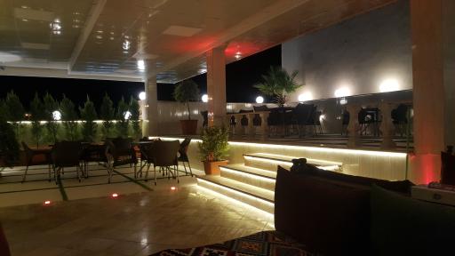 عکس کافه فست فود دیوان