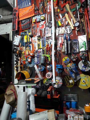 عکس فروشگاه رنگ و ابزار نقوی