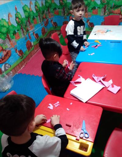 عکس کودکستان شکوفه های دانش