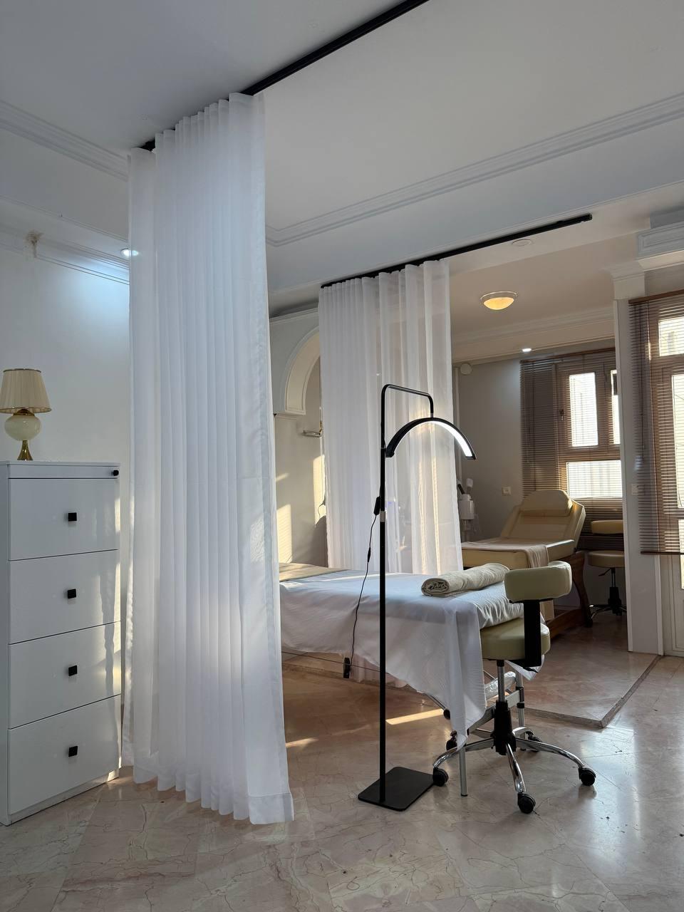 عکس آکادمی پوست نازیلا امیر