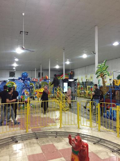 عکس شهربازی قائم