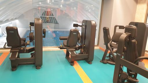 عکس مجموعه آبی و ورزشی هتل میثاق