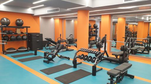 عکس مجموعه آبی و ورزشی هتل میثاق