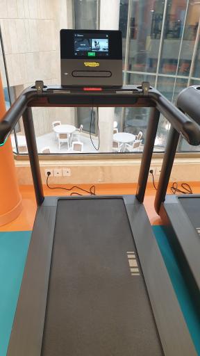 عکس مجموعه آبی و ورزشی هتل میثاق