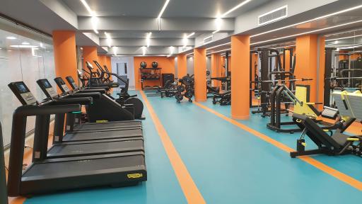 عکس مجموعه آبی و ورزشی هتل میثاق