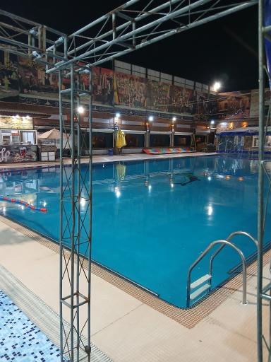 عکس استخر چهارفصل (روباز) هودین و هورام تهران