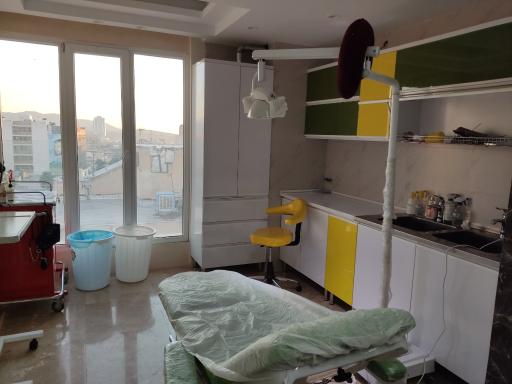 عکس درمانگاه پوست و مو امین