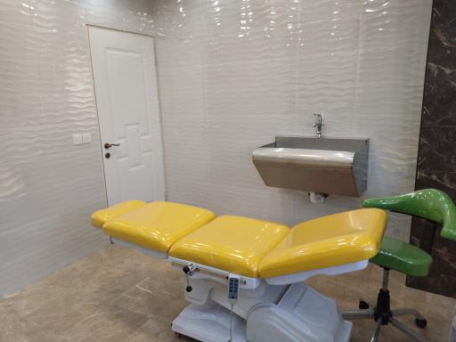 عکس درمانگاه پوست و مو امین