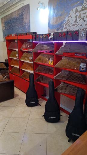 عکس فروشگاه موسیقی هنرنوین