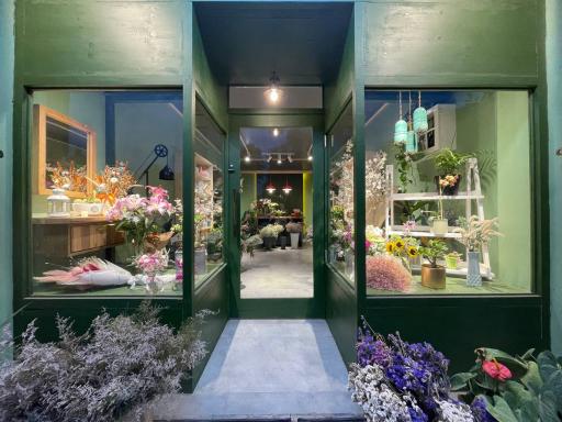 عکس گل فروشی چمن