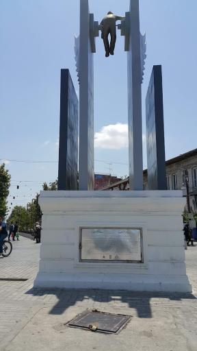 عکس یادمان شهدای ذهاب