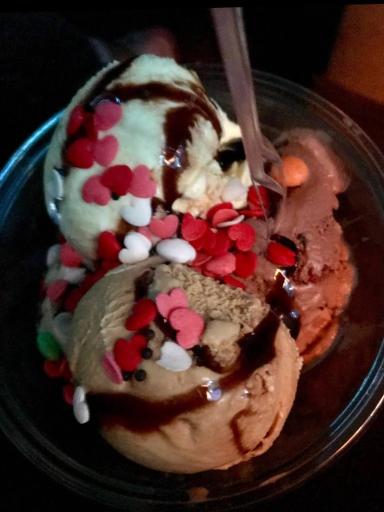 عکس آبمیوه و بستنی انرژی