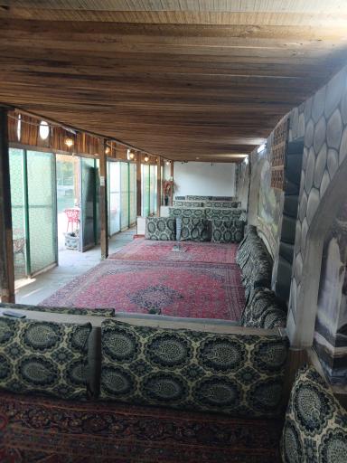 سرای سنتی باغ افشار
