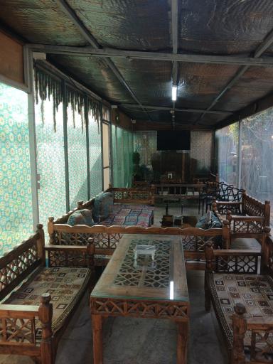سرای سنتی باغ افشار