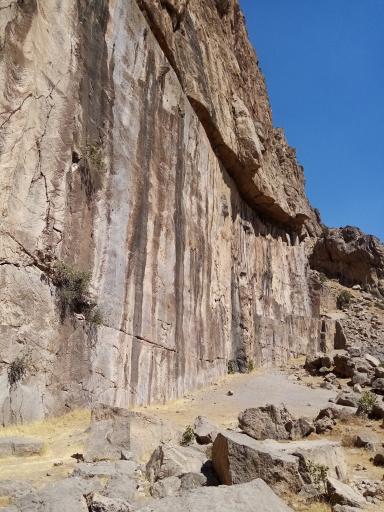 عکس فرهاد تراش (بیستون)