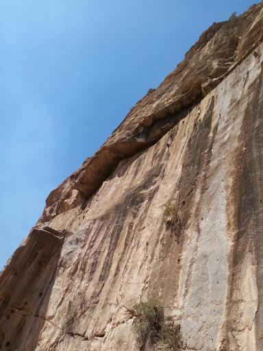 عکس فرهاد تراش (بیستون)