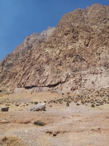 عکس فرهاد تراش (بیستون)