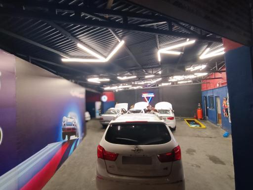 عکس تعویض روغن تخصصی لیکوکوییک