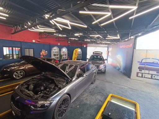 عکس تعویض روغن تخصصی لیکوکوییک