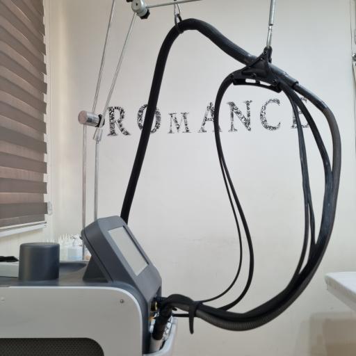 عکس کلینیک پوست مو زیبایی رومنس