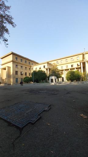 عکس دانشکده ادبیات و علوم انسانی