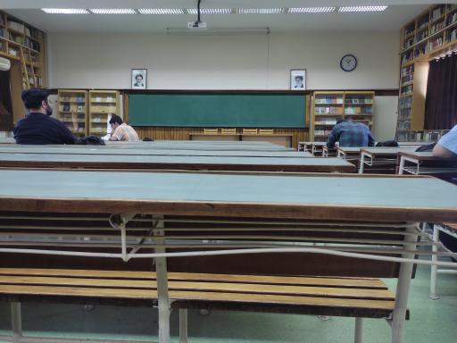 عکس دانشکده ادبیات و علوم انسانی