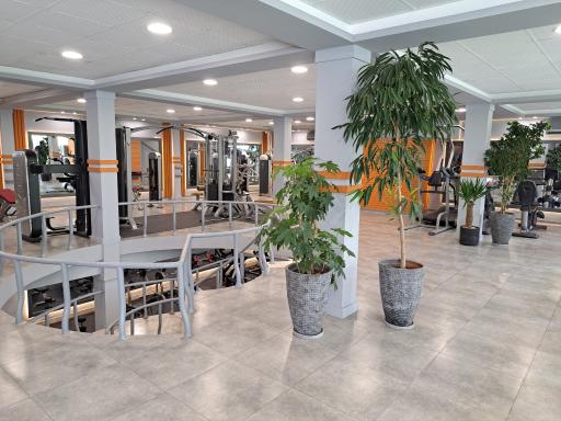 عکس باشگاه ورزشی کلاس یک