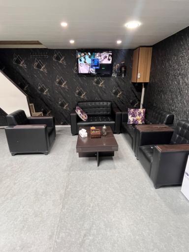 عکس آرایشگاه مردانه کافه قیافه