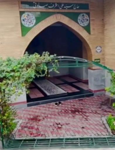 عکس مزار سید علی اشرف صادقی پیر صادق