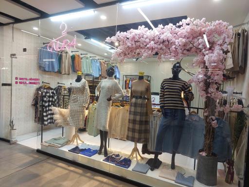 عکس پوشاک زنانه نورا