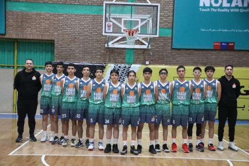 عکس باشگاه بسکتبال پارسیا