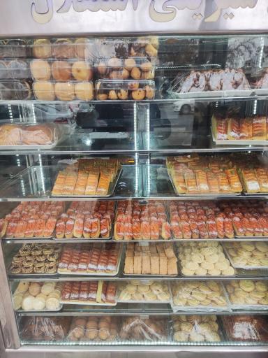 عکس نان و شیرینی استقلال 