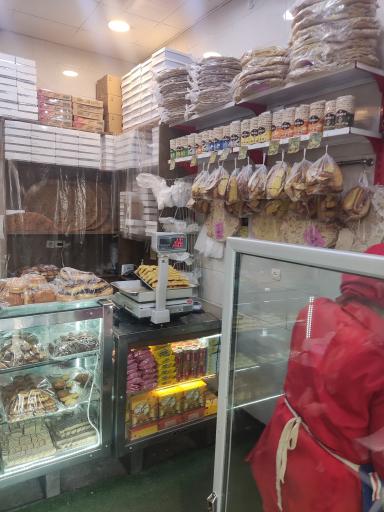 عکس نان و شیرینی استقلال 