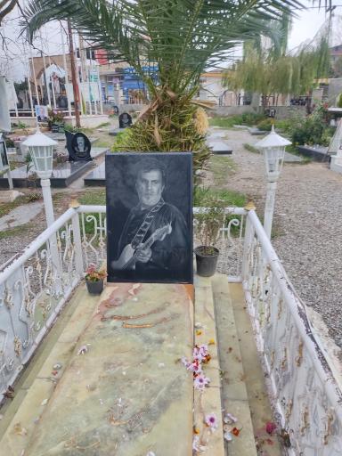 عکس مزار حبیب محبیان