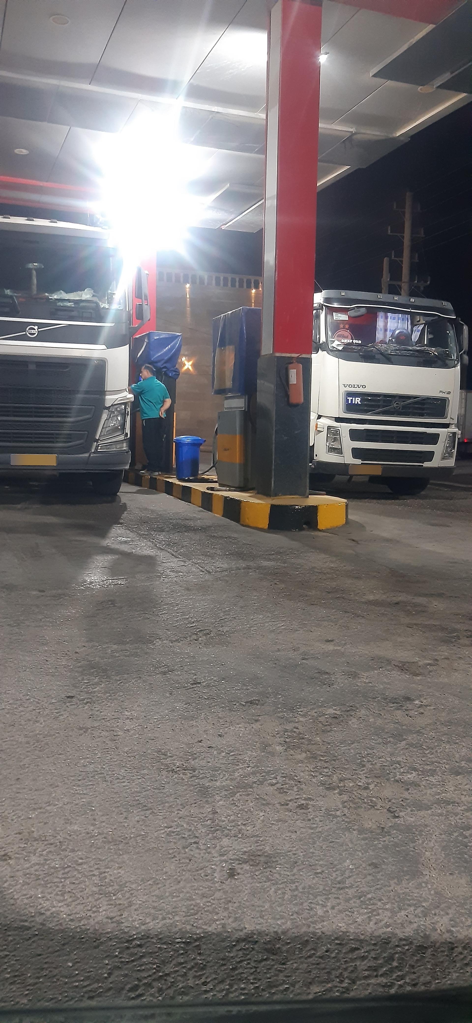 عکس جایگاه سوخت دومنظوره غلامی (بنزین و گازوئیل)