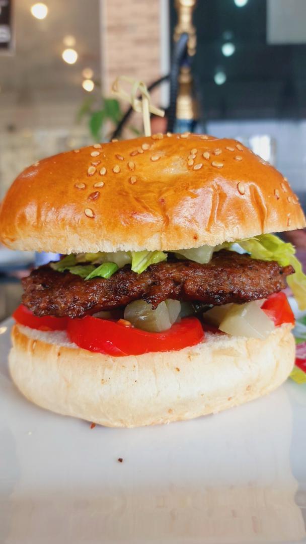 عکس کافه قلیان و فست فود شب‌های سهیلی