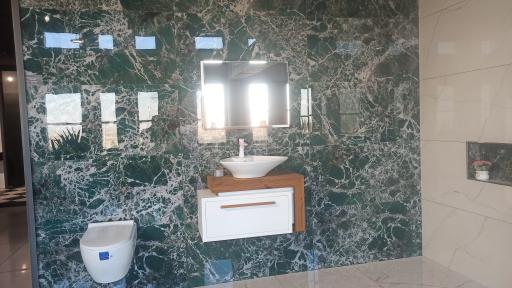 عکس فروشگاه عمده کاشی و سرامیک 