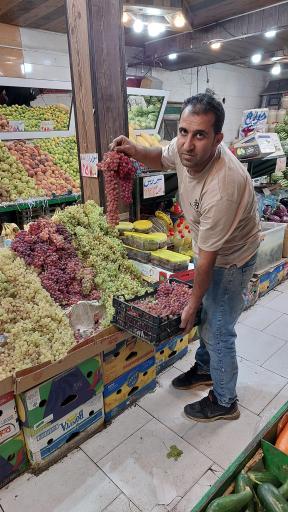 عکس میوه فروشی عمو کمال