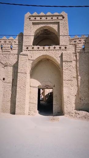 عکس قلعه تاریخی عزآباد رستاق