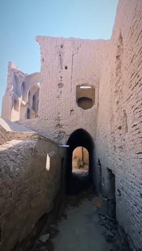عکس قلعه تاریخی عزآباد رستاق
